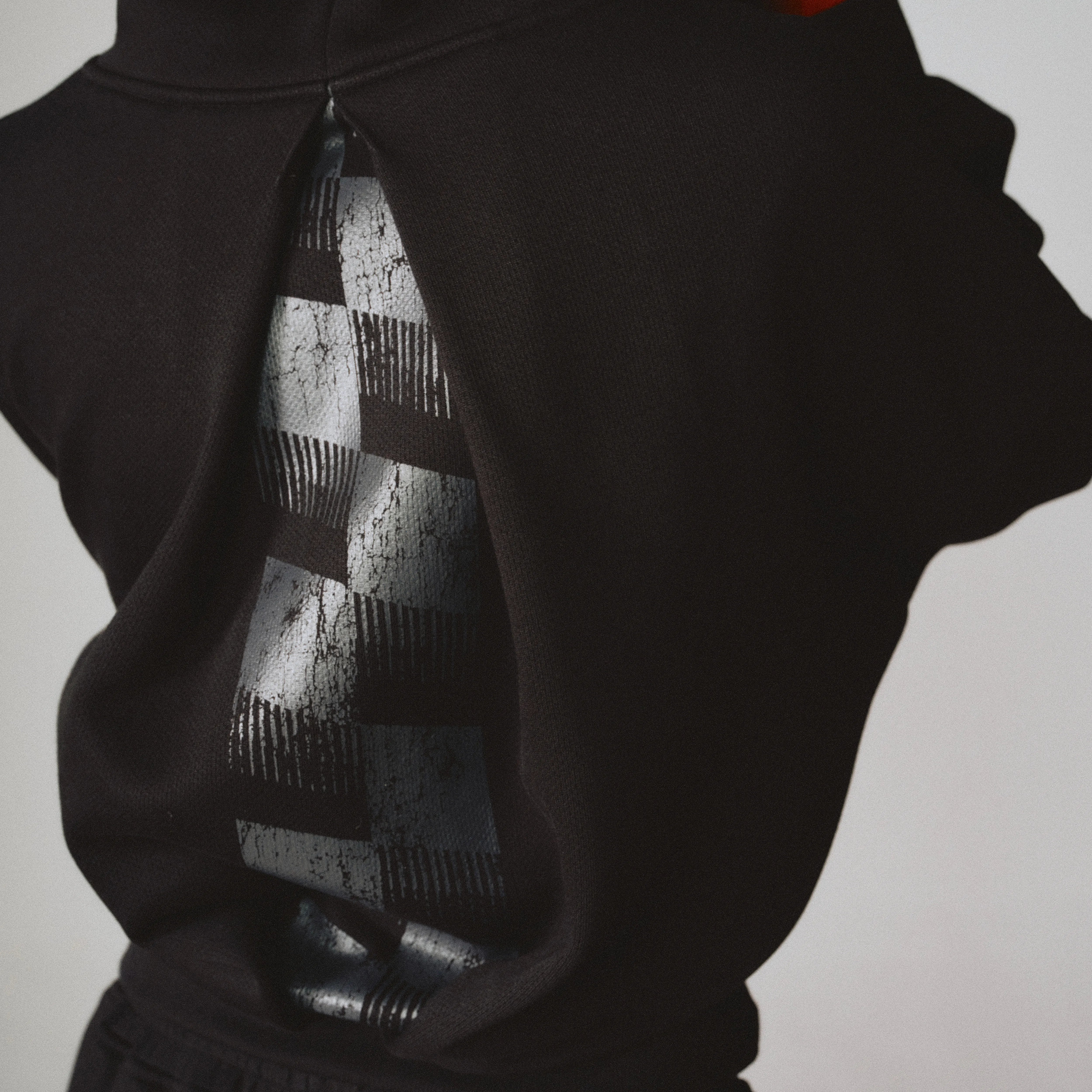 Zip Motion Hoodie - Black