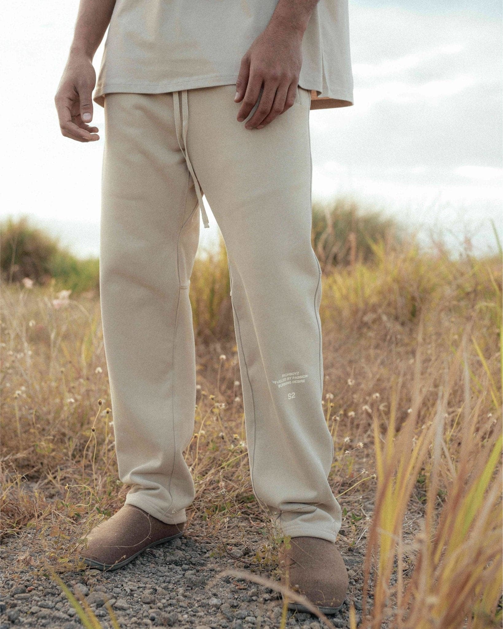 RELAXED SWEATPANTS - FOG - Richboyz