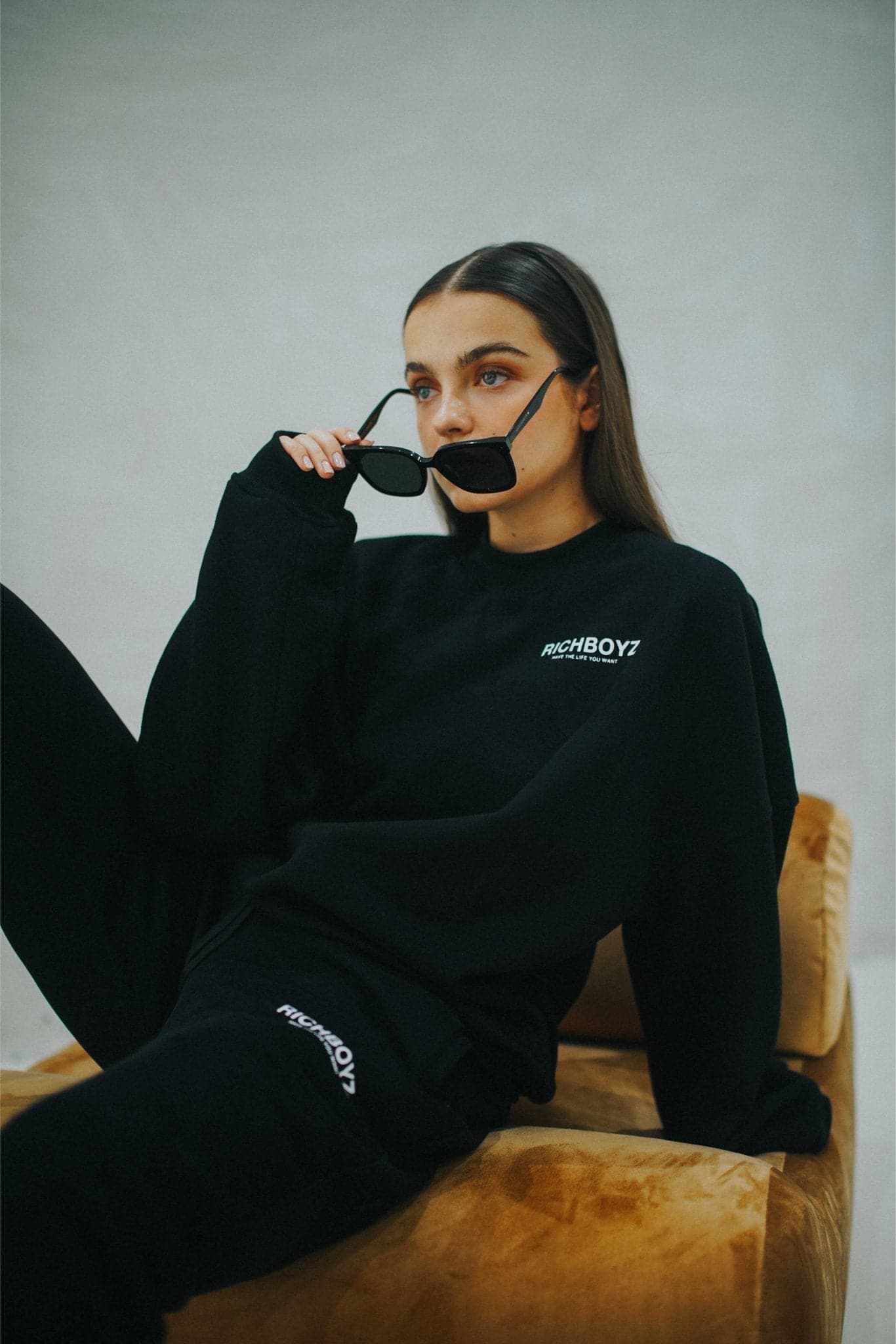 SWEATSHIRT - CLASSIC BLACK - Richboyz